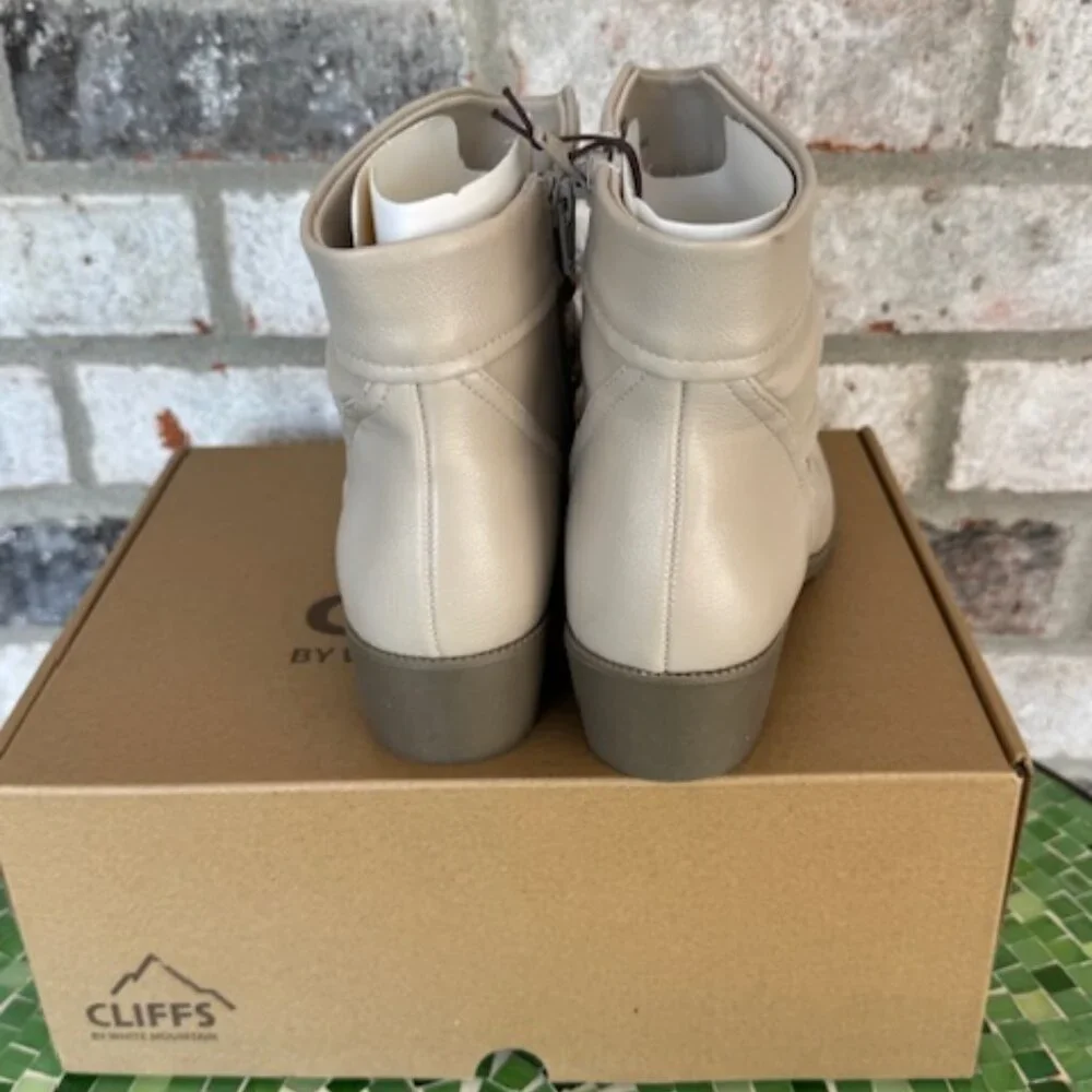 Cliffs by White Mountain Booties - Durbon LT TAUPE/SMOOTH 7 Wide